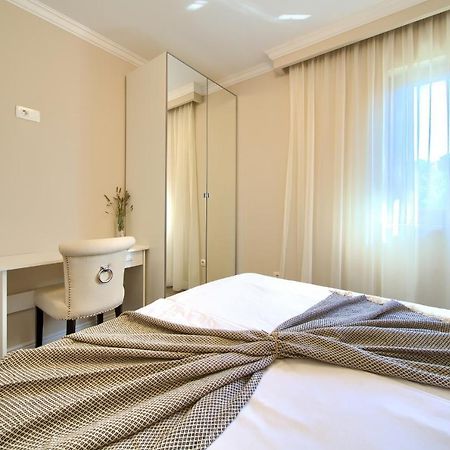 Luxury Apartments Villa Stina Pinezici  Exterior photo
