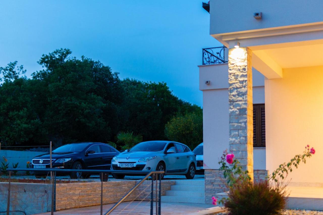 Luxury Apartments Villa Stina Pinezici  Exterior photo