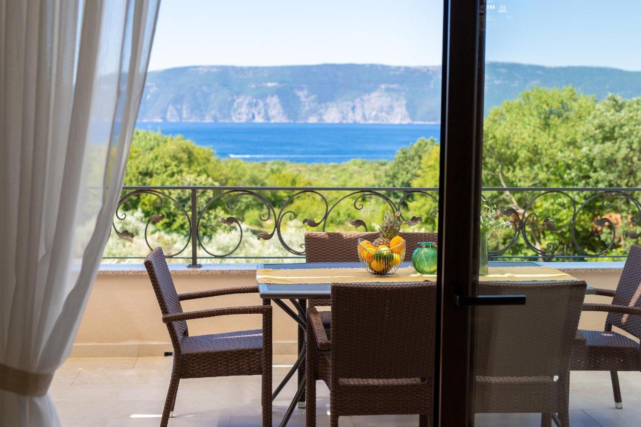 Luxury Apartments Villa Stina Pinezici  Exterior photo