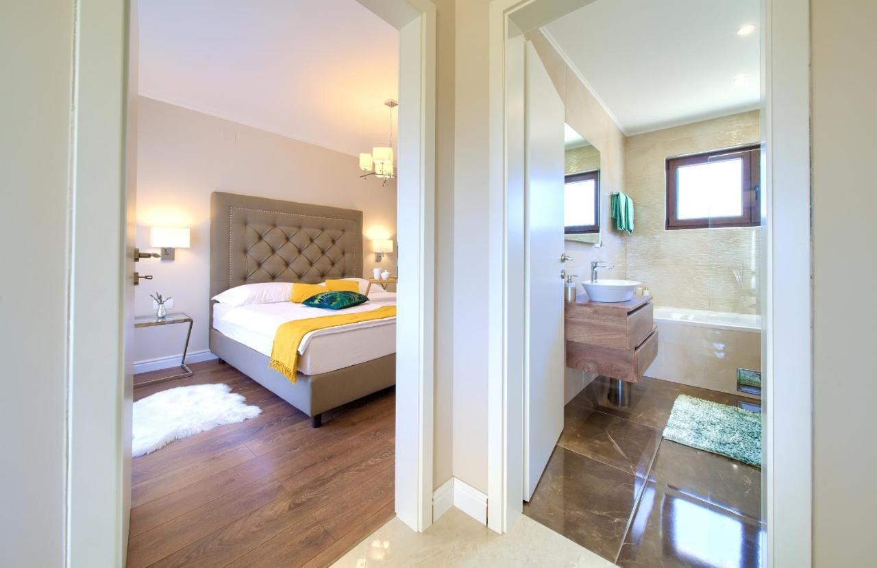 Luxury Apartments Villa Stina Pinezici  Exterior photo