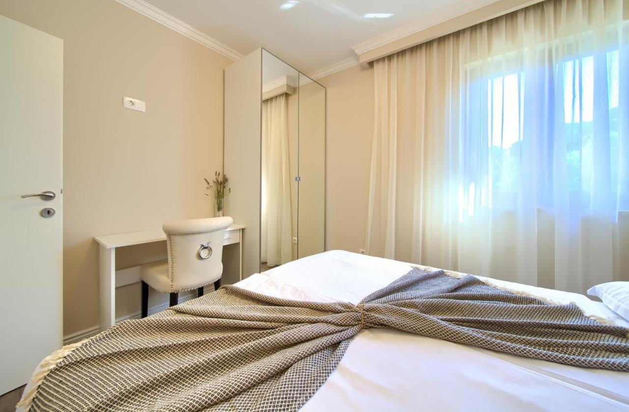 Luxury Apartments Villa Stina Pinezici  Exterior photo